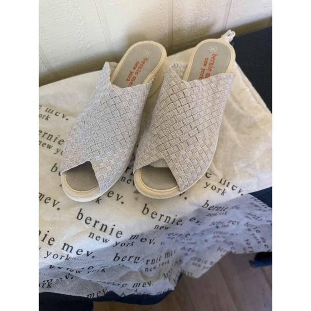 Bernie Mev Silver Woven Metallic Slide Wedge Sandals Mules Womens Size 36 - Picture 4 of 7